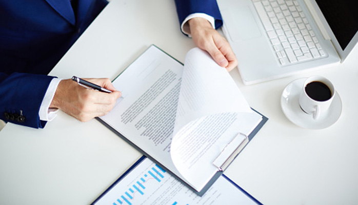 Une promesse unilatérale de vente insérée dans un contrat de location-gérance doit être enregistrée - Crédit photo : &copy; efl.fr